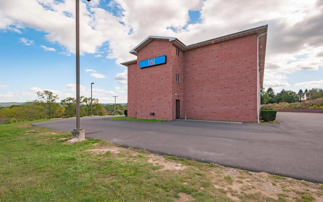Motel 6 Drums, PA