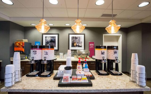 Hampton Inn & Suites Pittsburgh/Harmarville