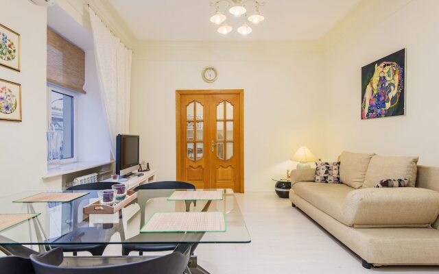 GM Apartment Smolenskaya-Sennaya 27
