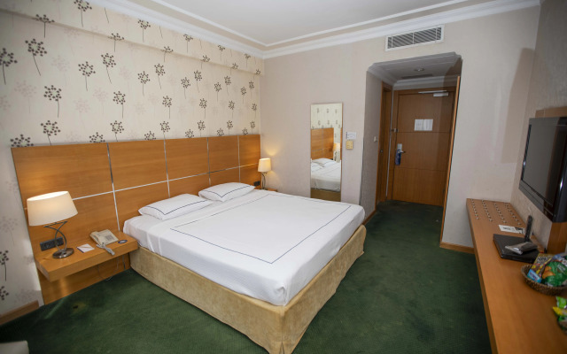 Anemon Grand Manisa Hotel