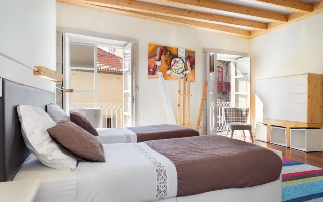Room in Apartment - Stay in Historic Area of Porto