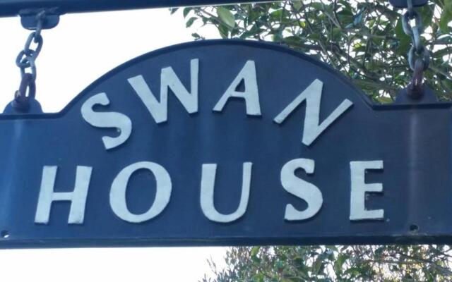 Swan House
