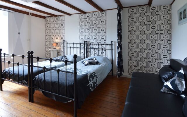 Garden-view Holiday Home in La Roche-en-ardenne