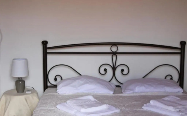 Antonis Traditional House