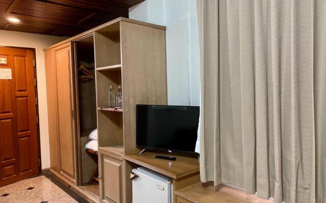 Mae Yom Palace Hotel