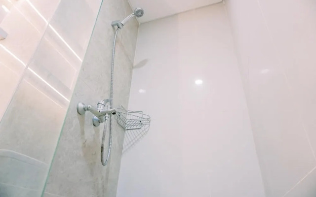 Restful And Well Furnished Studio Transpark Bintaro Apartment