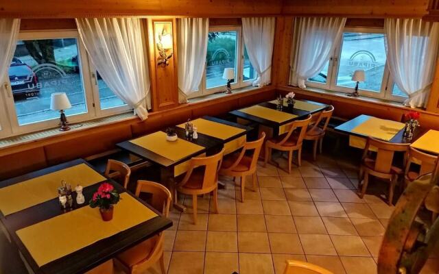 PiPaBu Restaurant & Hotel