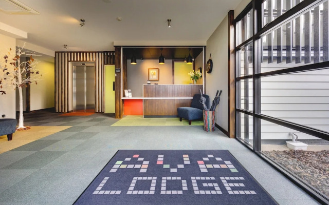 Ava Lodge