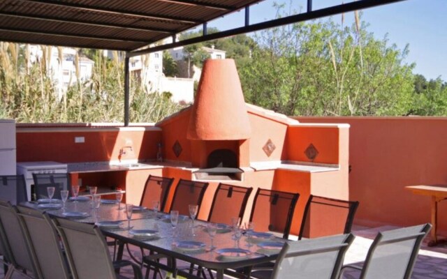 Villa - 8 Bedrooms with Pool and WiFi - 106415
