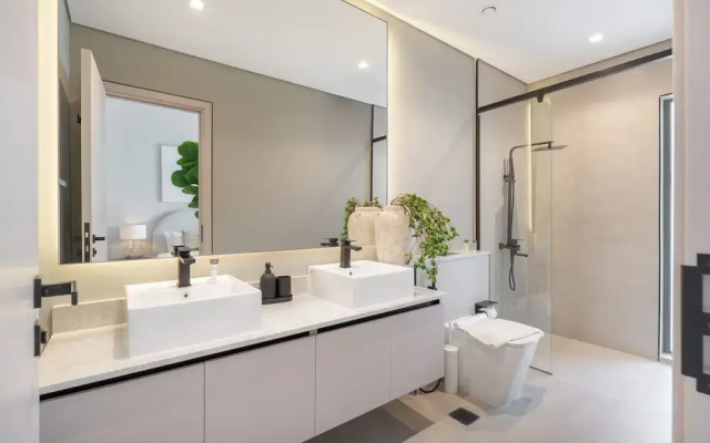 Classy 4-bedroom Villa With Spacious Balcony in Nad Al Sheba