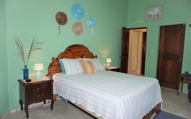 2 Bedroom 'Bird Watching Vacation' Villa