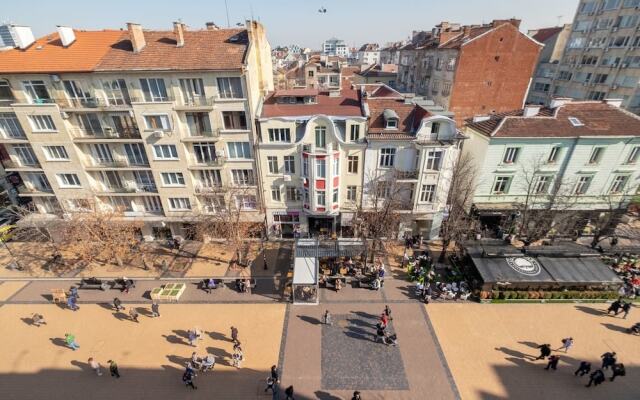 FM Luxury 3-BDR Apartment - Splendid Shapes