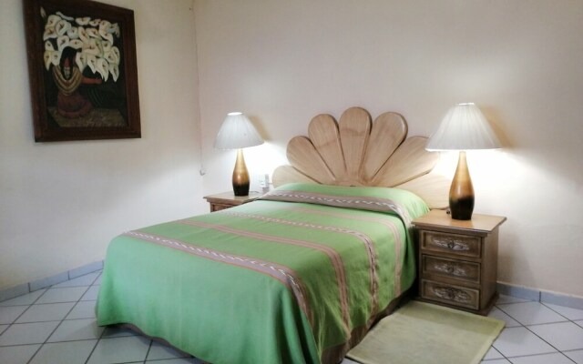 Cozy Obelisk Apartment