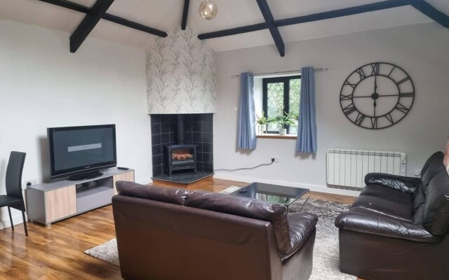 Stunning 2-bed House in Saint Columb