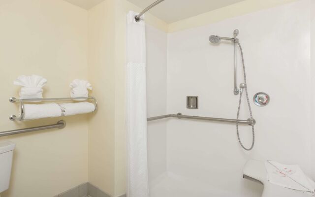 Monarch Valley Inn Marina at Monterey Bay