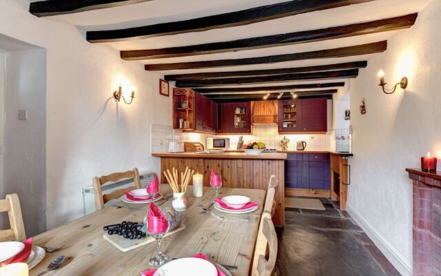 Modern Holiday Home With Lush Garden at Elterwater