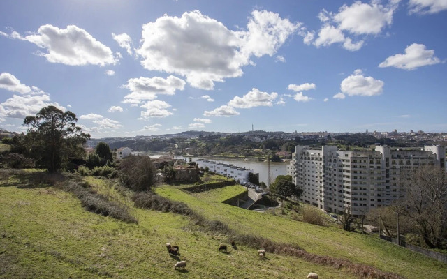 Liiiving-Luxury River View Apartment XII