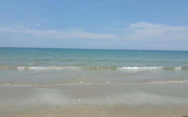 Mae Rampung Beach House