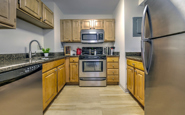 Upscale Apt with everything you need!