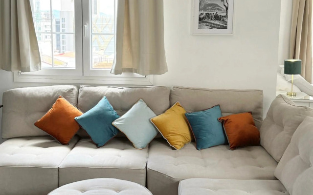 Luxurious Penthouse Studio with Private Terrace - Grand Central House