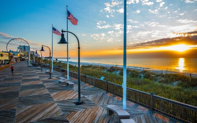 Holiday Pavilion Resort on the Boardwalk