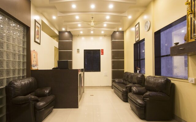 OYO 11091 Hotel Silver Court