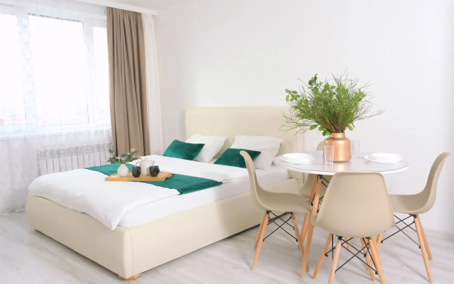 AHause на Готвальда 24