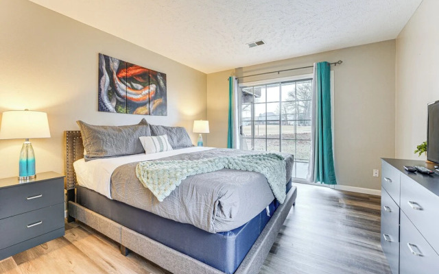 Near Golf & Table Rock Lake: Condo w/ Pool Access