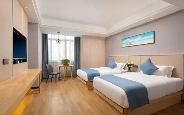 Anqing Wuyue Plaza Maison New Century Hotel