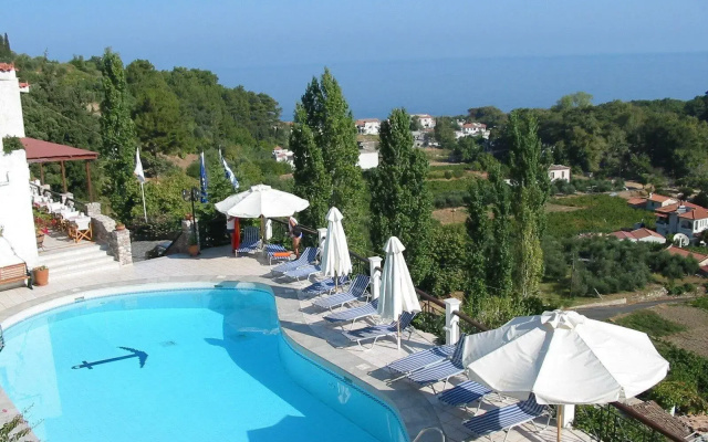 Daphne Hotel
