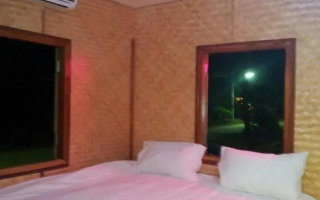 Huean Berng Nam Khong Resort