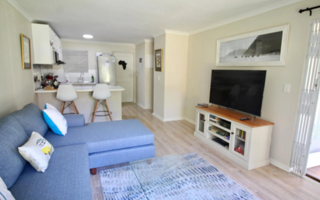 Tamboerskloof 2 bed apartment