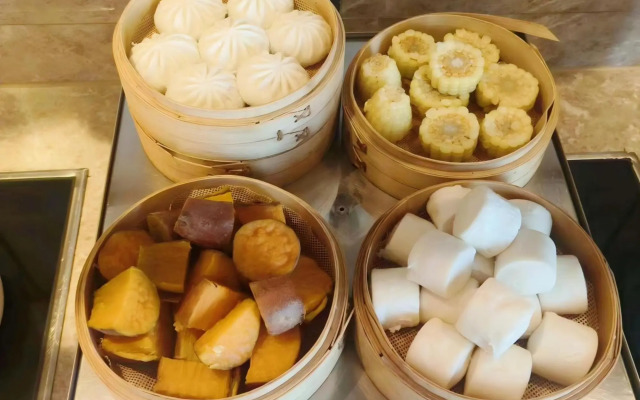 Yitel Collection (Shanghai Qiantan Sanlin world Creative Park) Road)