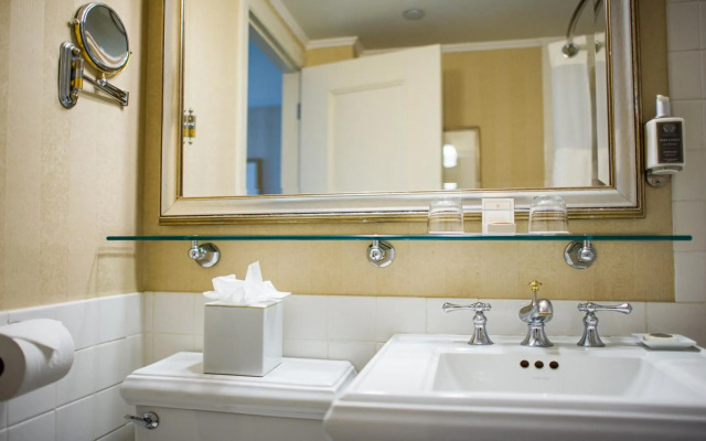 Mayflower Park Hotel