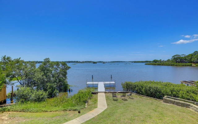 Waterfront Duplex w/ Dock & Views: Near Town!