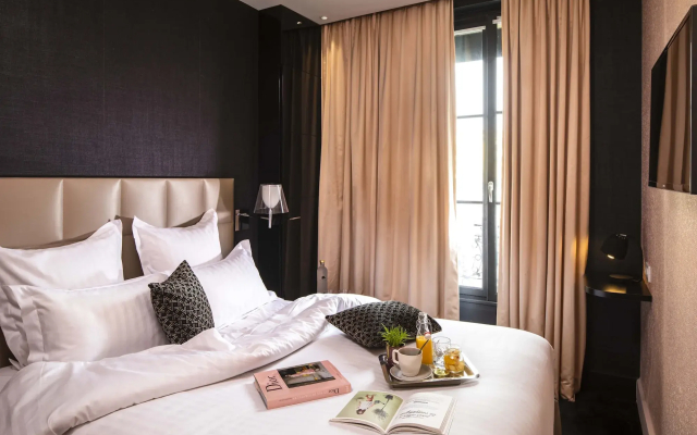 First Hotel Paris Tour Eiffel