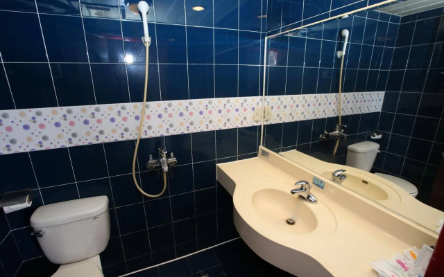 Jiuning Business Hotel