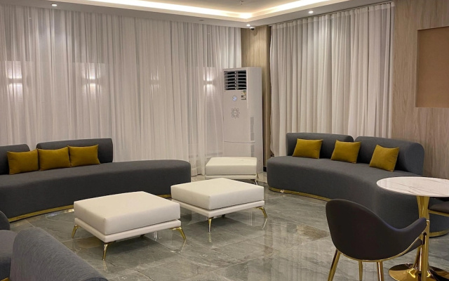 Diamond Corners Circular Hotel