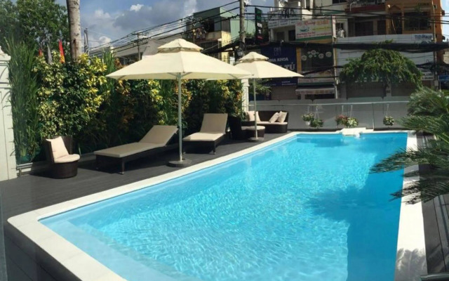 Le Duy Grand Hotel