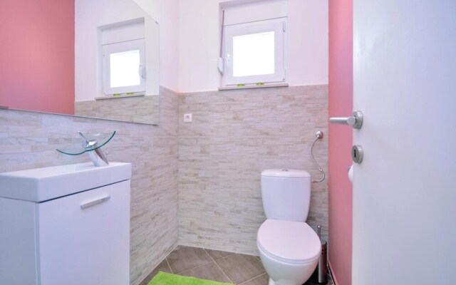 Awesome Home in Zadar With Wifi and 3 Bedrooms