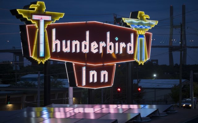 Thunderbird Inn