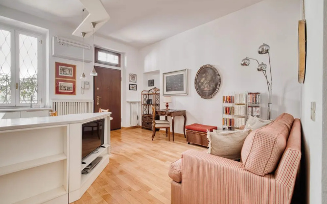 Modern 1 BR Near Gae Aulenti