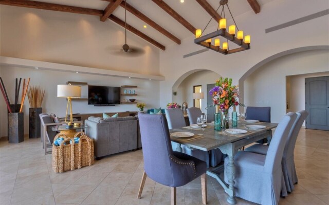 Casa Juan Miguel - 4 Bdrm Luxury Villa in Cabo del Sol