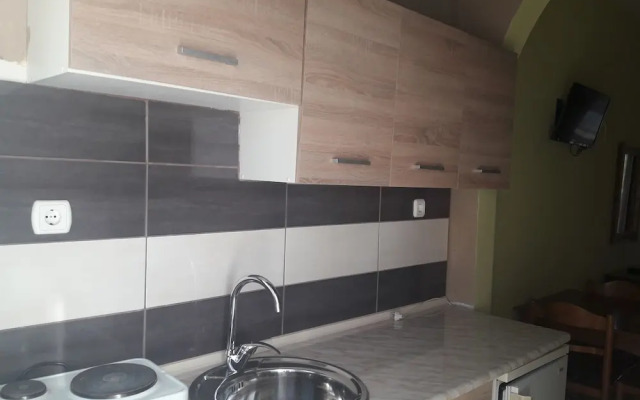 Finikas Apartments Polichrono