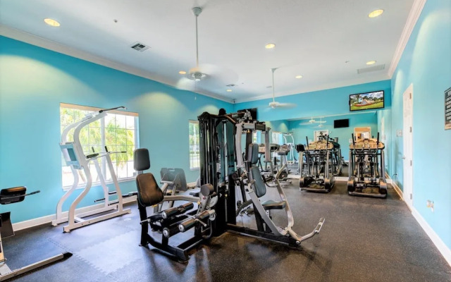 16 Guest Lakefront Home w Pool BBQ