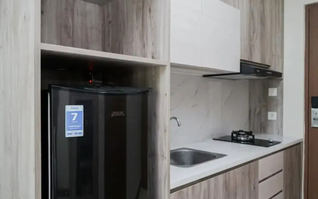 Elegant Studio Apartment At High Floor B Residence