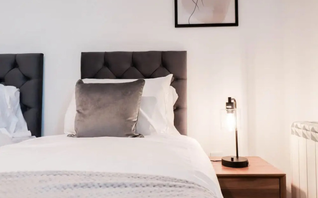 Stunning Riverside Apartment