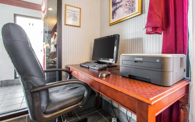 HomeTowne Studios By Red Roof Egg Harbor–Atlantic City Airport