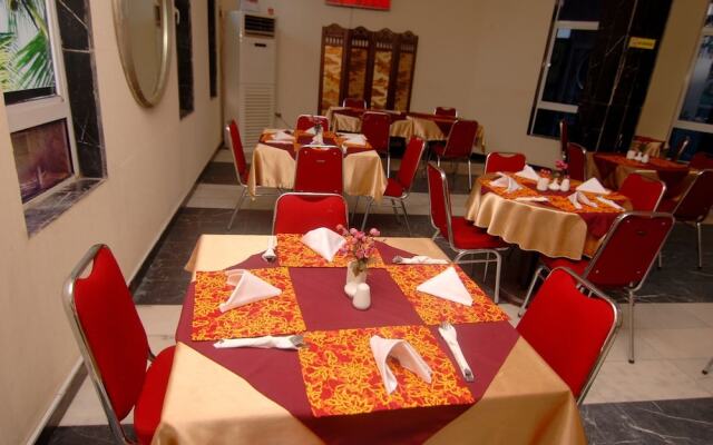 Emirates International Hotel & Suites