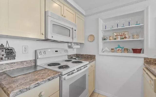 Smyrna Beach Club 607a